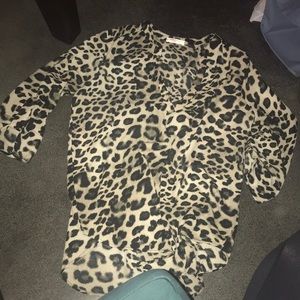 Women’s cheetah print top sz xl